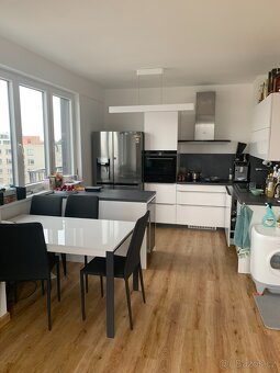 Spolubydlení v centru Pardubic v moderní novostavbě - 4