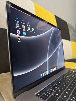 MacBook Pro 16" 2019 Touchbar - 4