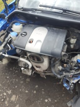 Vw touran 1,6 fsi - 4