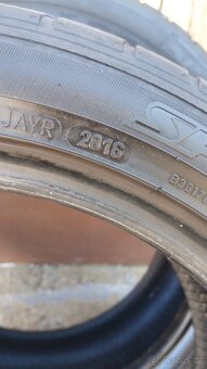 2ks letni pneu Dunlop 225/45-17 vzorek 4,5-5mm - 4