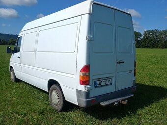 Mercedes-Benz Sprinter - 4