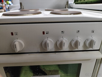 Sporák elektrický SIEMENS - šíře 50 cm - 4