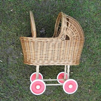 celoproutěný kočárek pro panenky - 4