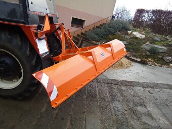 Traktorová radlice na sníh s gumovým břitem - 4