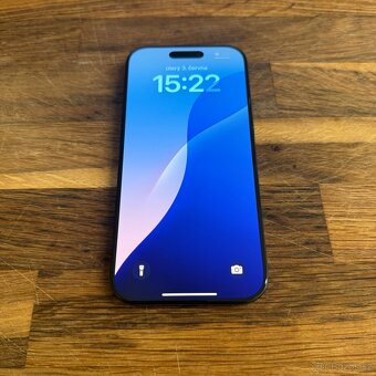iPhone 16 Pro 128GB black titan, pěkný stav, rok záruka - 4
