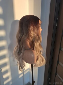 Dlouhá vlnitá blond paruka s krajkou vpředu 60091 - 4