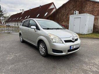 Toyota Corolla Verso - 4