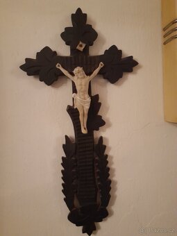 Starožitný dřevěný kříž - 4