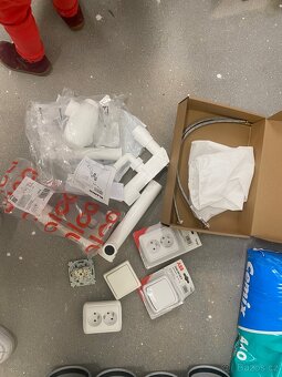 Stavební materiál ze stavby - 4