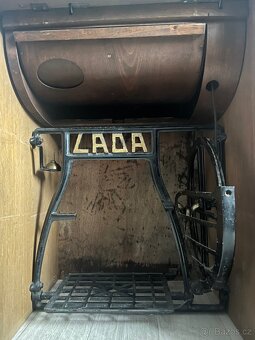 Šicí stroj LADA 77 - 4