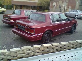 Prodám Chrysler Saratoga 3.0 V6  r.v. 1990  funkční - 4