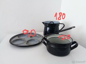 Staré, černé, smaltované nádobí - 4