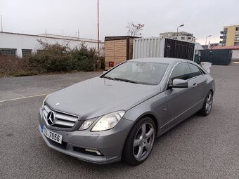 Mercedes-Benz E kupé 220CDI W207 e250 C207 Coupe - 4