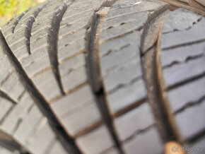 2 celoroční pneumatiky Goodyear 165/70/14 7mm - 4