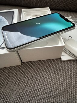 Prodám Apple iPhone xr 64Gb White - 4
