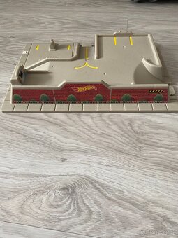 Hot Wheels dráhy + 8 aut - 4