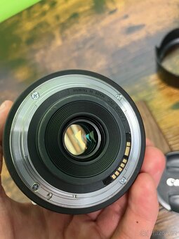 Canon EF-S 18-135mm f/3.5-5.6 IS NANO USM - 4