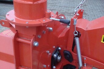 Štěpkovač za malotraktor  WC-8  s hydraulikou - 4