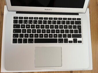 Prodám Apple MacBook Air 13” model A1466 (EMC 2925) - 4