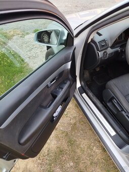 Prodám Audi A4 B7 2,0 96kw benzín .r.v 2006 - 4