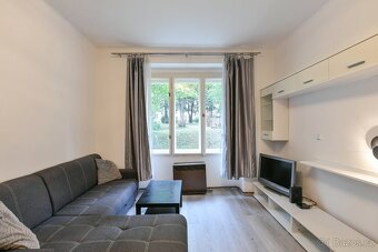 Pronájem bytu 2+kk 36 m² Zikova, Praha - Dejvice - 4