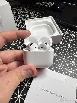 Sluchátka Apple AirPods 4 - 4