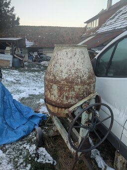 Různé nářadí pro stavbu - 4