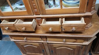 Celomasivní příborník s šuplíky - 4