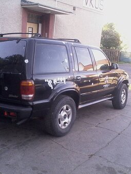 ford explorer 4.0l,150kw,r.v.7-01,174000km. - 4