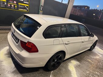 BMW e91 318i - 4
