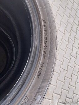 Prodám 2 x letní pneu Nexen 215/45/17 - 4