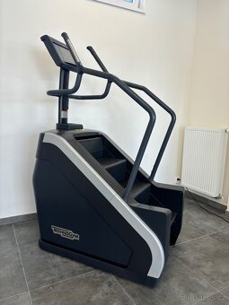 Technogym 1000LCD stepmill LIVE - 4