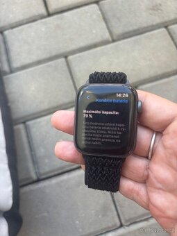 Apple Watch SE 1. Generace - 4