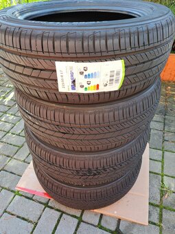 215/55 R17 , 98 V  (M + S) - 4