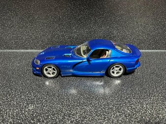Dodge Viper GTS 1:18 - 4