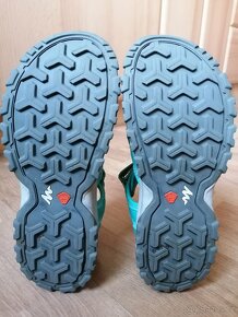 Trekové sandály s plnou špičkou - 4