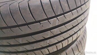 Jako nové 235/55/18 Kumho Crugen, DOT 0723 - 4