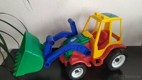 Dva nakladače s vlečkou - 4