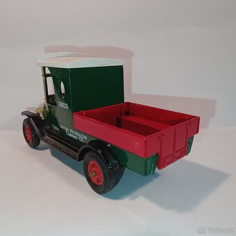 Matchbox Yesteryear Ford Model T - 4