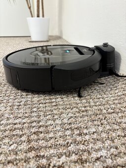 iRobot Roomba i7 - top stav, záruka 1 rok, nové díly - 4