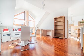 Prodej mezonetu 2+1, 87,8 m²/terasa+balkón, České Budějovice - 4