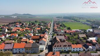 Prodej rohovoého domu - kombinace podnikání a bydlení ( 947 - 4