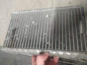 BMW E60/E61 535d 200kw chladič vody motoru - 4