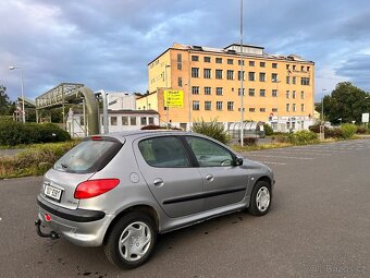 Peugeot - 4