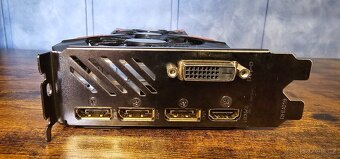 GIGABYTE GeForce GTX 1080 G1 Gaming - 4
