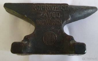 Tatra Kopřivnice - reklamní kovadlina 40 let stará - 4