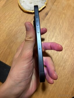 iPhone 15 Pro modrý titan 128 GB - 4