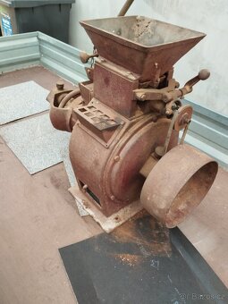 Starý šroťák na obilí - 4