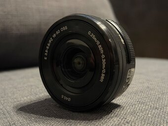 Sony A6300 + příslušenství - 4