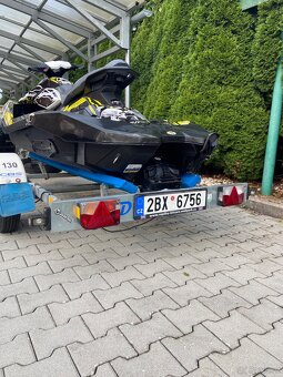 VODNÍ SKÚTR SEA DOO SPARK 3UP - 4